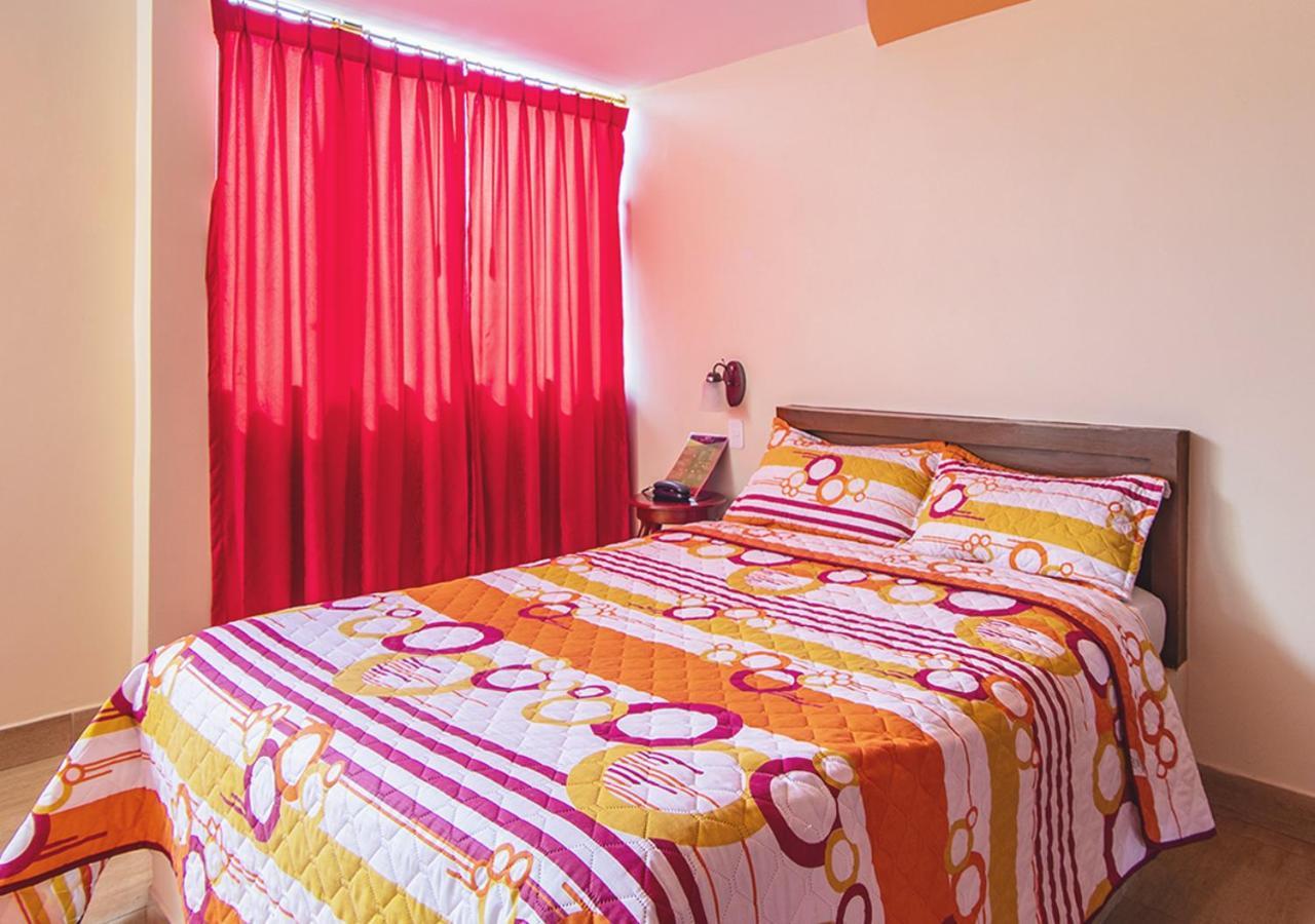 Hostal Oro Orense Кито Экстерьер фото